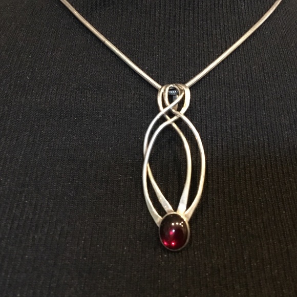 Vintage Jewelry - VINTAGE STERLING SILVER GARNET PENDANT STERLING CHAIN NECKLACE